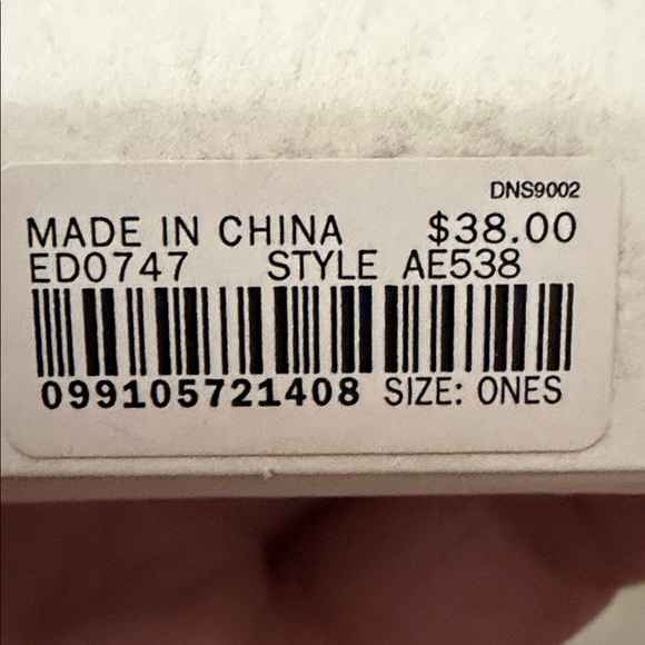 Madewell Elegant Gold Necklace Set - Picture 3 of 3